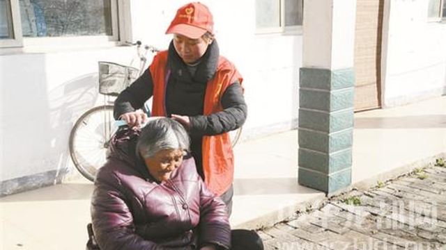 大王莊鄉(xiāng)敬老院開(kāi)展“傳承雷鋒精神、弘揚(yáng)時(shí)代新風(fēng)”活動(dòng)